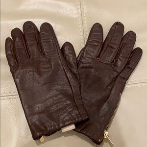 Leather gloves